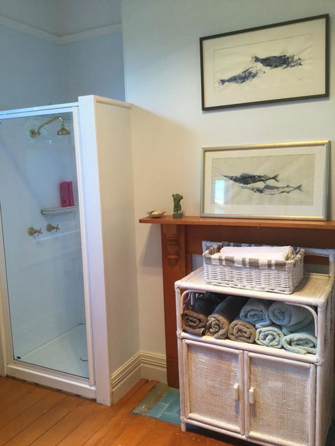 Sandy Bay Cottage - Food Delivery Shop 7