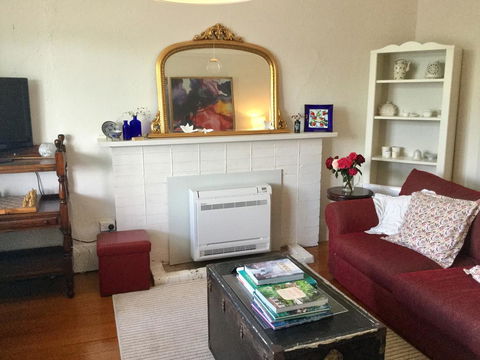 Sandy Bay Cottage - Food Delivery Shop 2