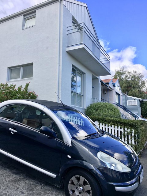 4 At 8 Townhouse Newcastle St - Food Delivery Shop 8