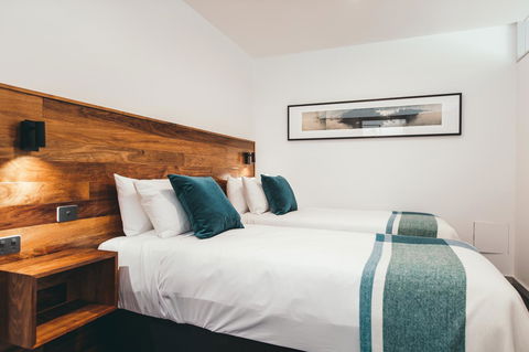 Maylands Lodge - Food Delivery Shop 30