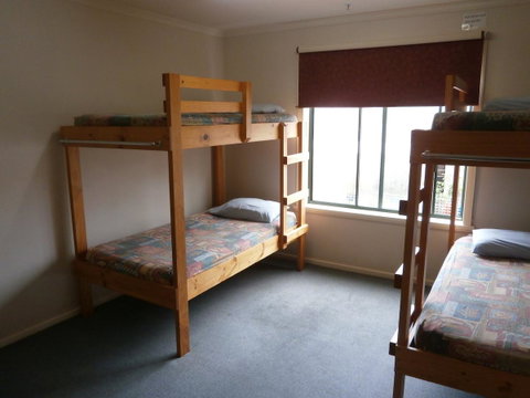 Launceston Backpackers - Food Delivery Shop 1