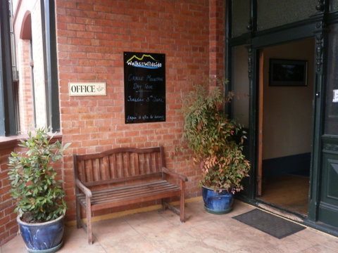 Launceston Backpackers - Food Delivery Shop 6