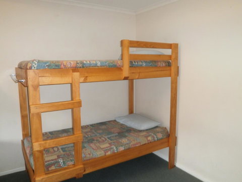 Launceston Backpackers - Food Delivery Shop 9