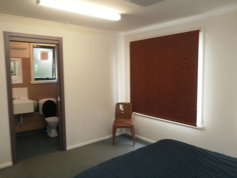 Launceston Backpackers - Food Delivery Shop 29