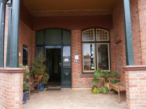 Launceston Backpackers - Food Delivery Shop 0