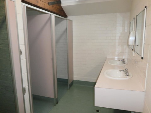 Launceston Backpackers - Food Delivery Shop 3