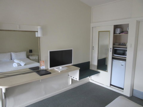 Abel Tasman Airport Motor Inn - Food Delivery Shop 29