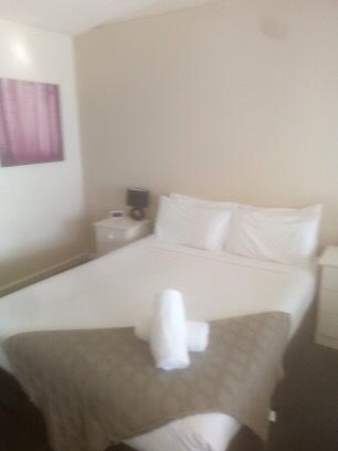 Abel Tasman Airport Motor Inn - Food Delivery Shop 7