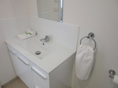 Abel Tasman Airport Motor Inn - Food Delivery Shop 15