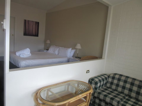Abel Tasman Airport Motor Inn - Food Delivery Shop 26