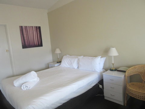 Abel Tasman Airport Motor Inn - Food Delivery Shop 27