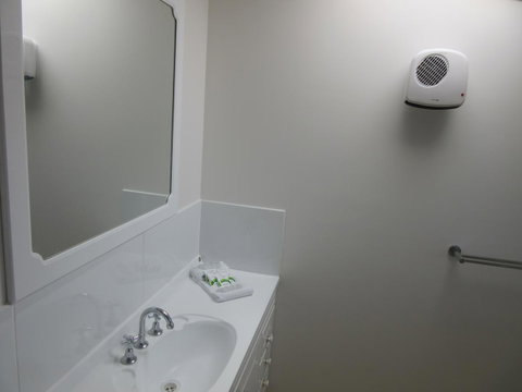 Abel Tasman Airport Motor Inn - Food Delivery Shop 18