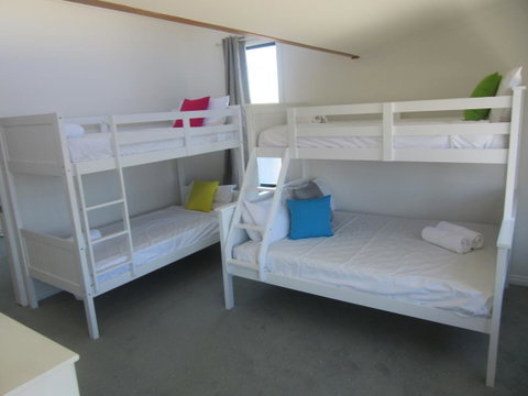 Abel Tasman Airport Motor Inn - Food Delivery Shop 20