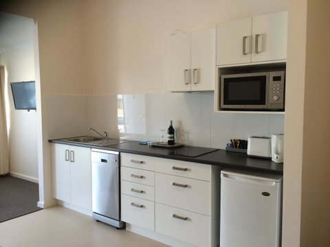 Abel Tasman Airport Motor Inn - Food Delivery Shop 31