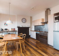 Devine Stays - Westside Apartment on Elizabeth - Food Delivery Shop