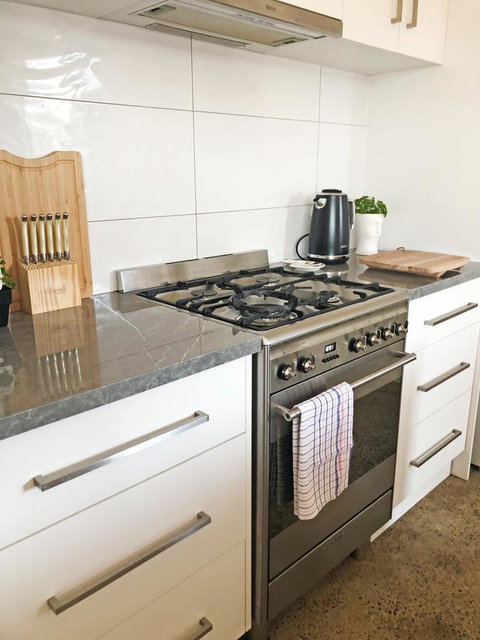 EMBRACING EVANDALE - Hosted By L'Abode Accommodation - Food Delivery Shop 21
