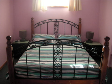 Bridport Seaside Lodge - Food Delivery Shop 3