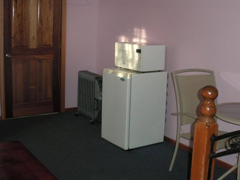 Bridport Seaside Lodge - Food Delivery Shop 2