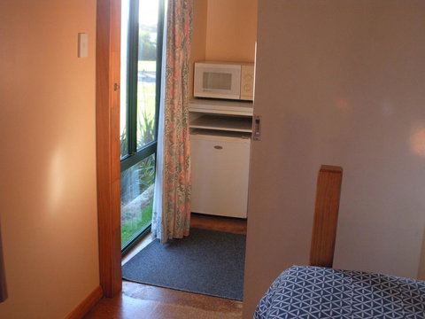 Bridport Seaside Lodge - Food Delivery Shop 7