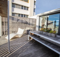 Avalon City Retreat - Food Delivery Shop