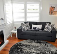 Lyttleton Cottage - Food Delivery Shop