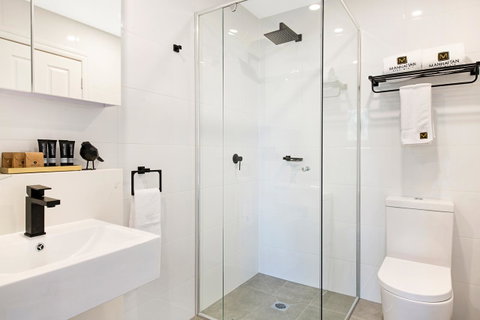Manhattan Apartments - Notting Hill - Food Delivery Shop 20