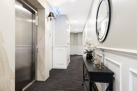 Manhattan Apartments - Notting Hill - Food Delivery Shop 17