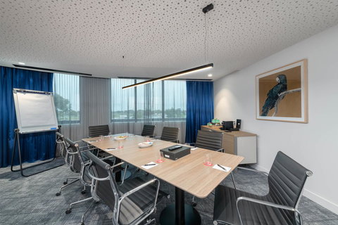 Mantra Melbourne Epping - Pet Food Australia 13