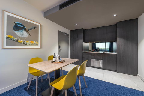 Mantra Melbourne Epping - Pet Food Australia 21