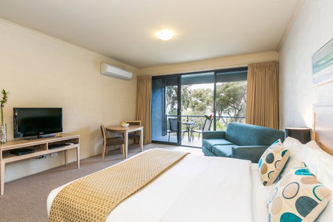 Lorne Surf Apartments - Food Delivery Shop 26