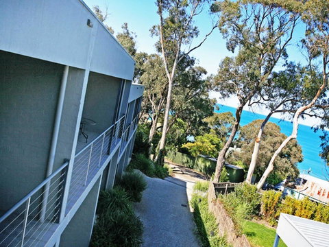 Lorne Surf Apartments - Food Delivery Shop 10