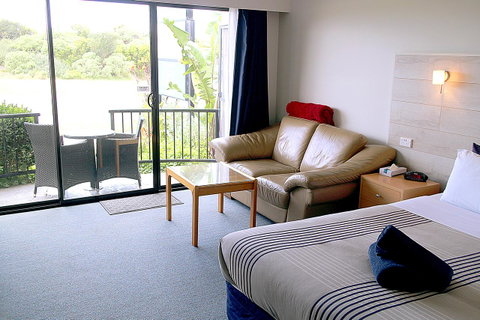 Apollo Bay Waterfront Motor Inn - Food Delivery Shop 30