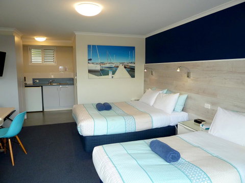 Apollo Bay Waterfront Motor Inn - Food Delivery Shop 15