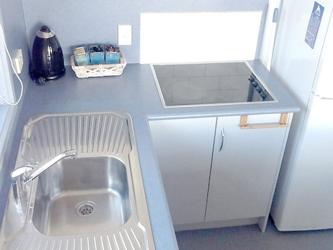 Apollo Bay Waterfront Motor Inn - Food Delivery Shop 37