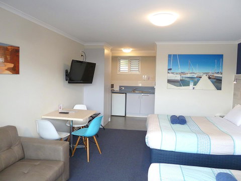 Apollo Bay Waterfront Motor Inn - Food Delivery Shop 18