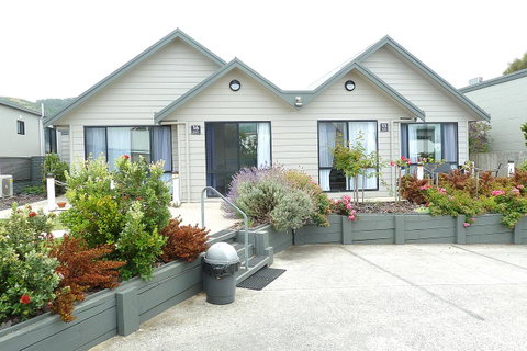 Apollo Bay Waterfront Motor Inn - Food Delivery Shop 8