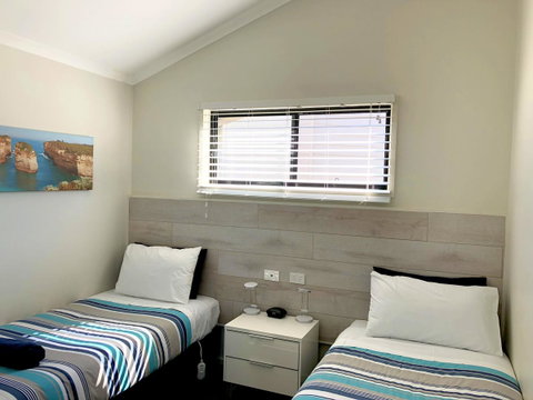 Apollo Bay Waterfront Motor Inn - Food Delivery Shop 24