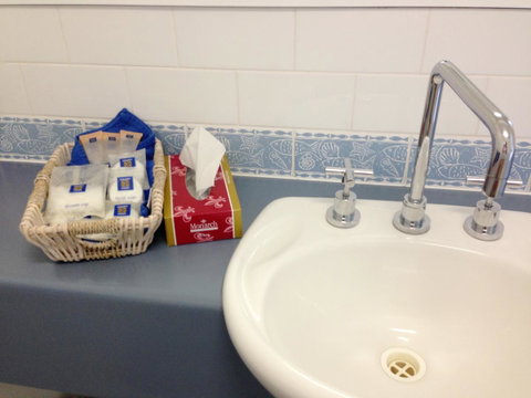 Apollo Bay Waterfront Motor Inn - Food Delivery Shop 38