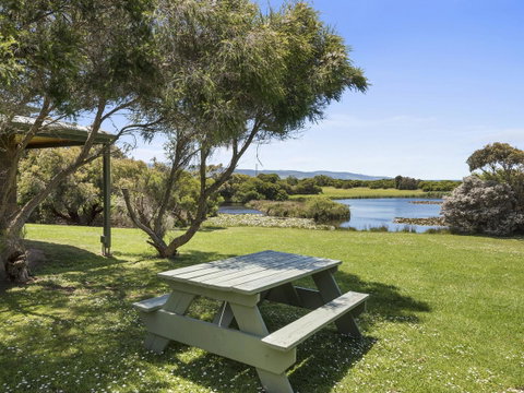 Apollo Bay Cottages - Food Delivery Shop 6