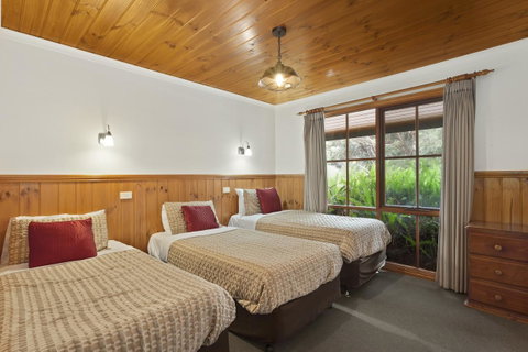 Apollo Bay Cottages - Food Delivery Shop 3