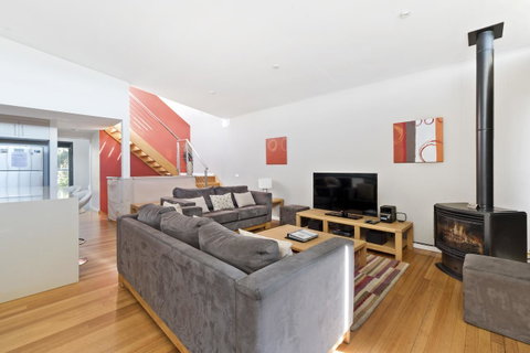 Apollo Bay Cottages - Food Delivery Shop 12