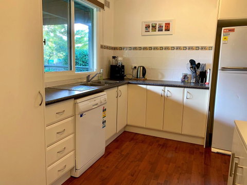Island Family Holiday Retreat - Food Delivery Shop 6