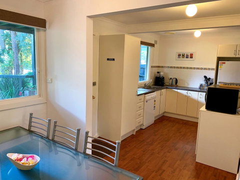 Island Family Holiday Retreat - Food Delivery Shop 5