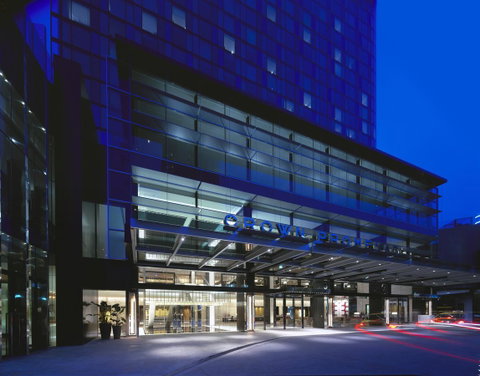 Crown Promenade Melbourne - Food Delivery Shop 10