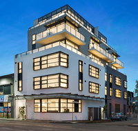 The Hamptons Apartments - St Kilda - Food Delivery Shop