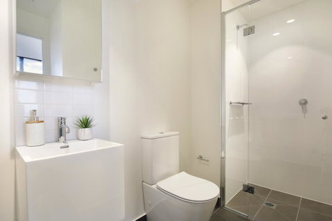 Experience Platinum Hotel Apartments - Food Delivery Shop 27