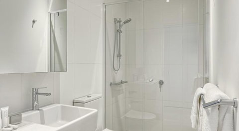Experience Platinum Hotel Apartments - Food Delivery Shop 24