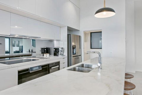 Experience Platinum Hotel Apartments - Food Delivery Shop 10
