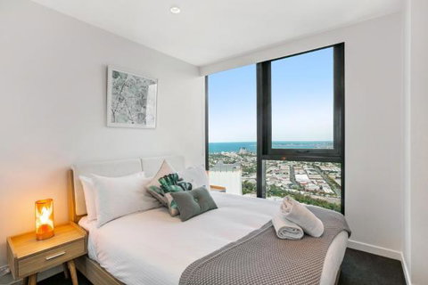 Experience Platinum Hotel Apartments - Food Delivery Shop 11