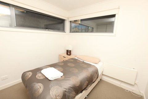 7 Falls Apartments - Food Delivery Shop 30